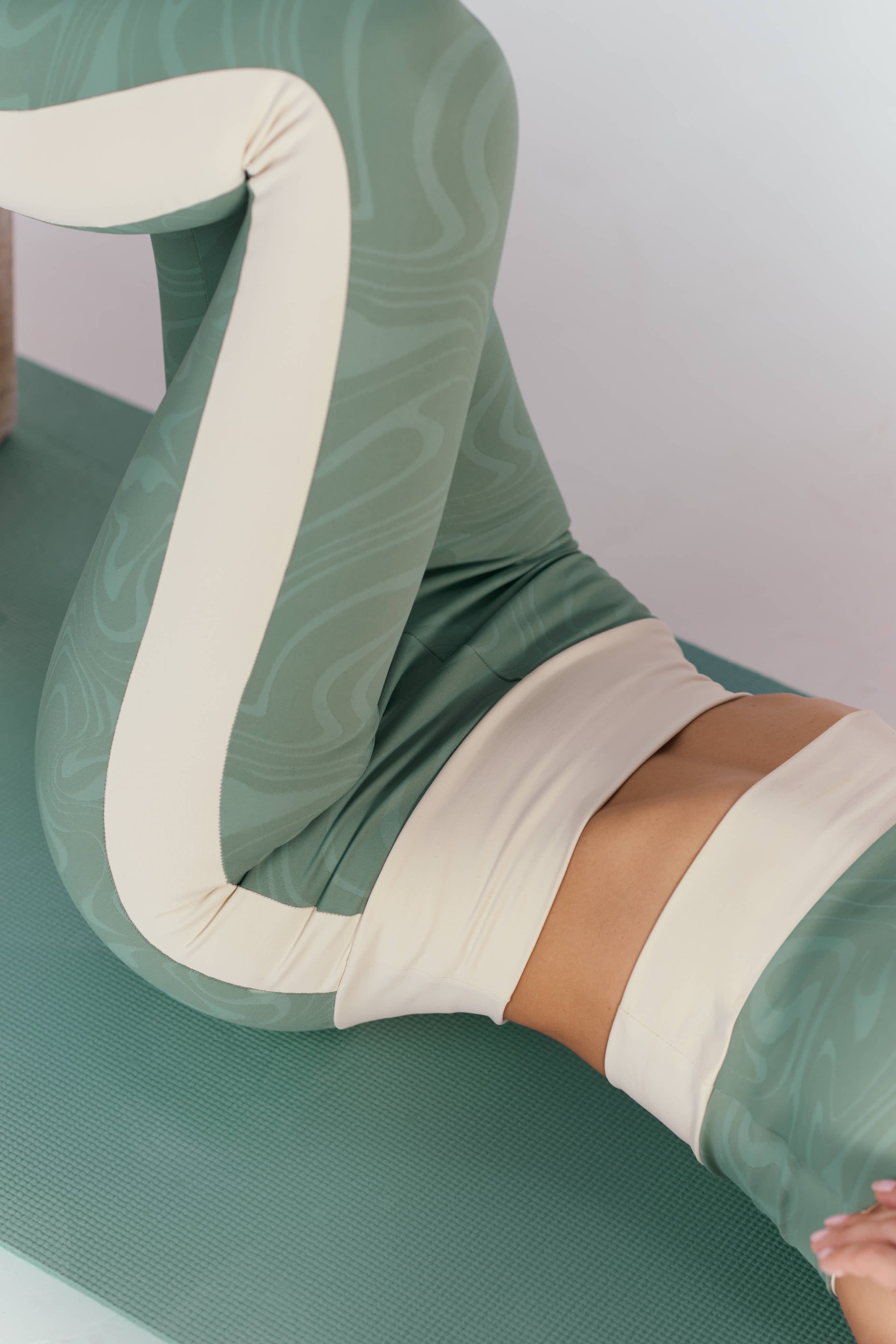 AERA - GREEN LEGGING